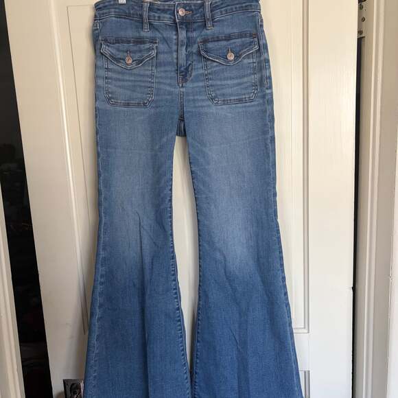 American Eagle High-Waisted Flare Jeans with Front Flap Pockets - Picture 1 of 7